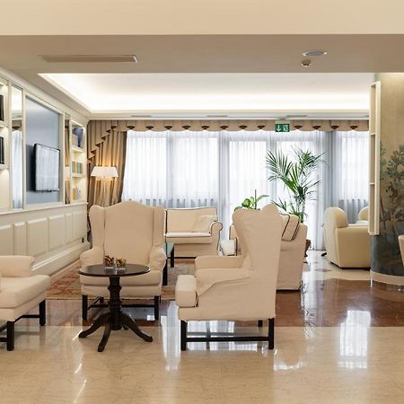 Soave Roxy Apartments Bagian luar foto