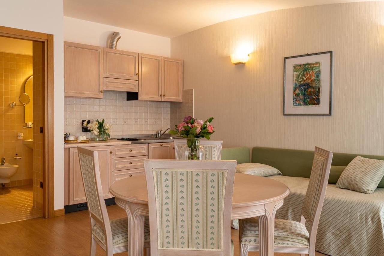 Soave Roxy Apartments Bagian luar foto